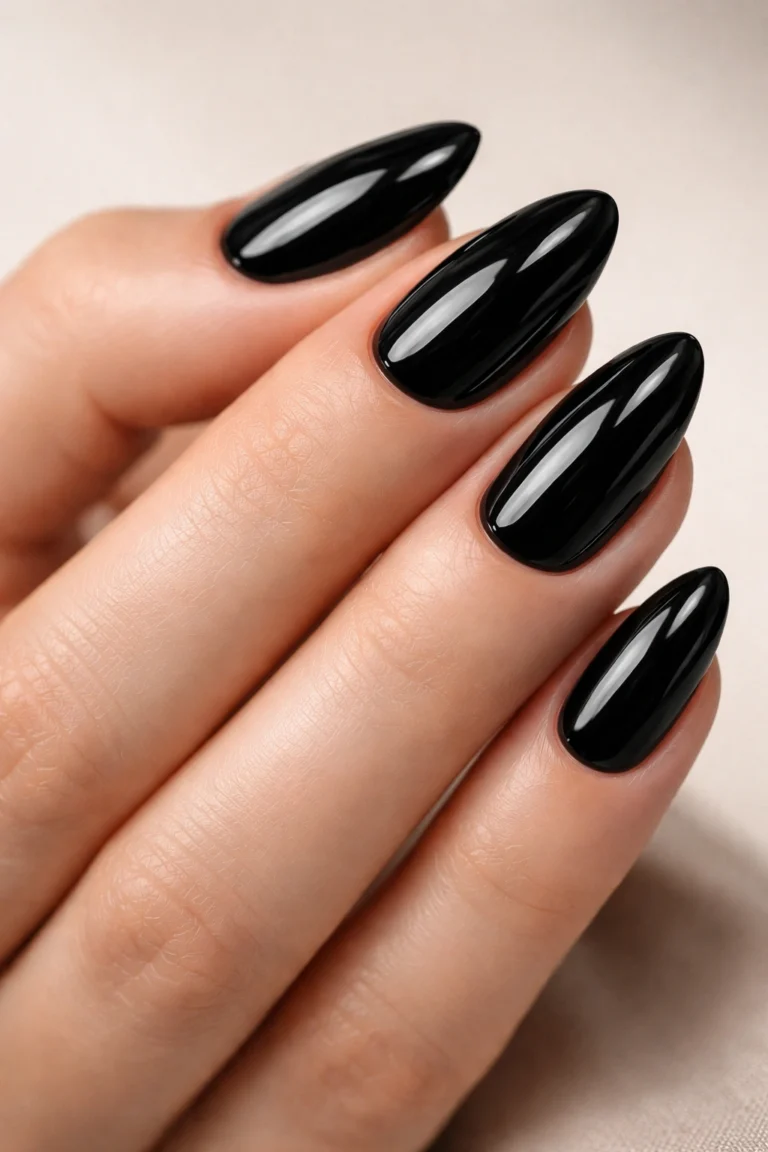 15 Short Dark-Tone Almond Nails Worth Trying