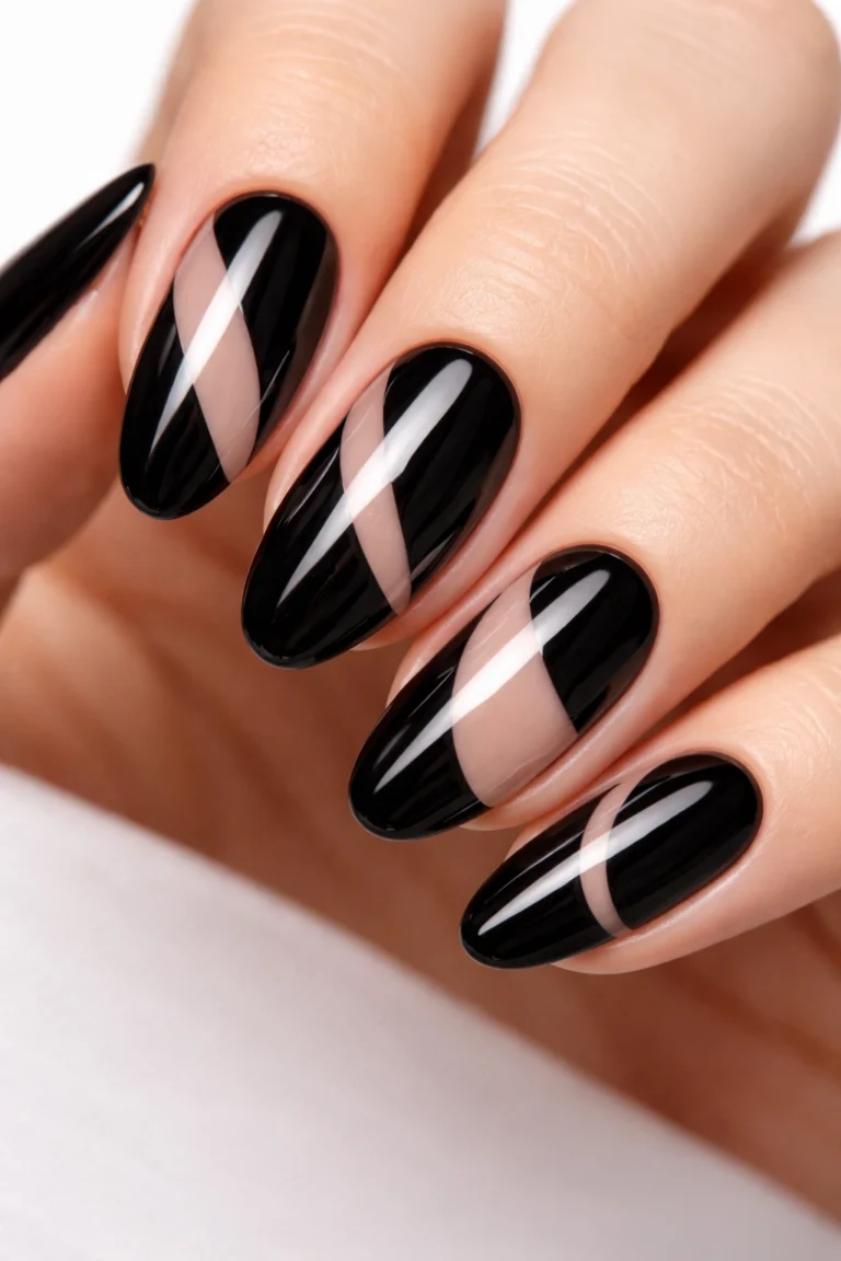 20 Black Oval Nails That Match Any Outfit