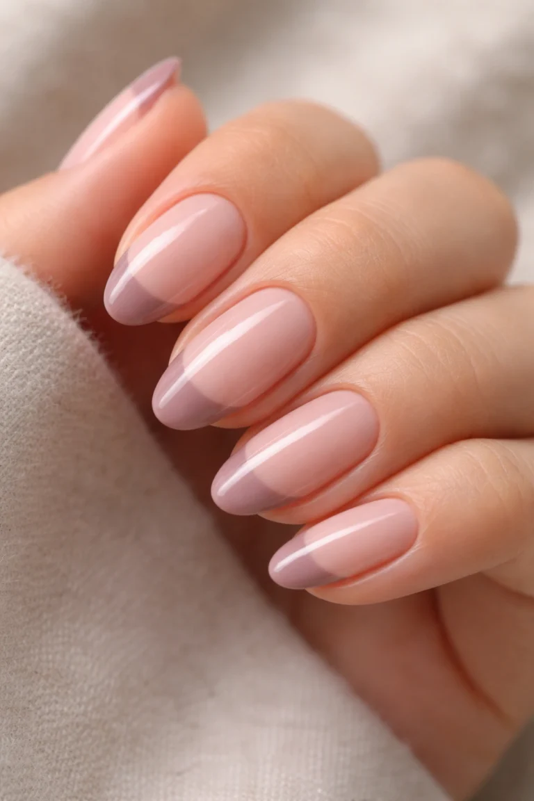15 Short Mauve Almond Nails That Look Effortless