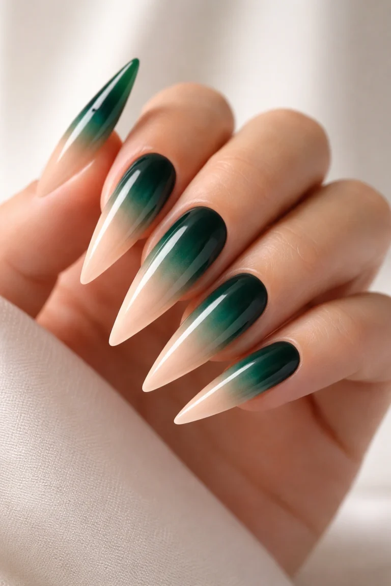 18 Dark Green Stiletto Nail Ideas