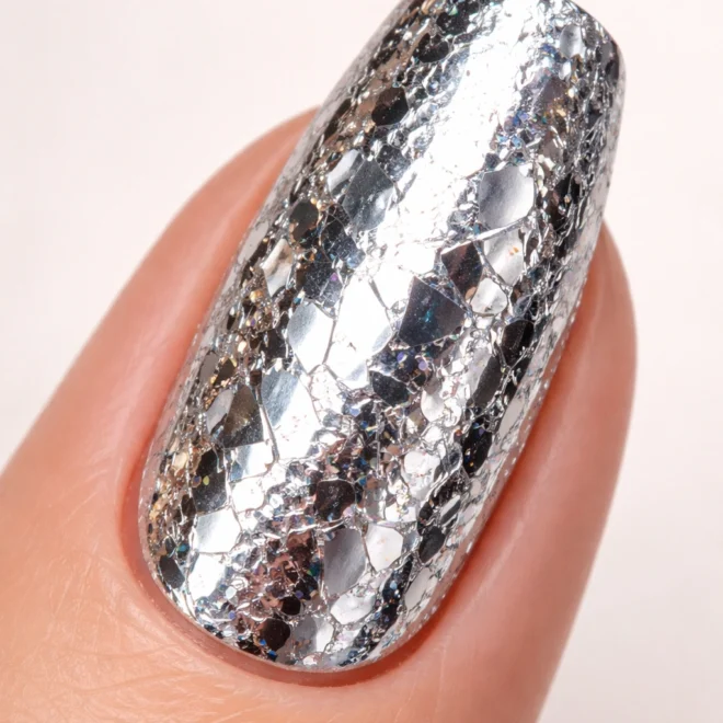 10 Foil Nail Art Ideas You Can DIY