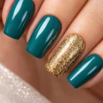 10 Teal and Gold Nail Combos That Stun