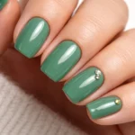 10 Green Short Squoval Acrylic Nails to Try