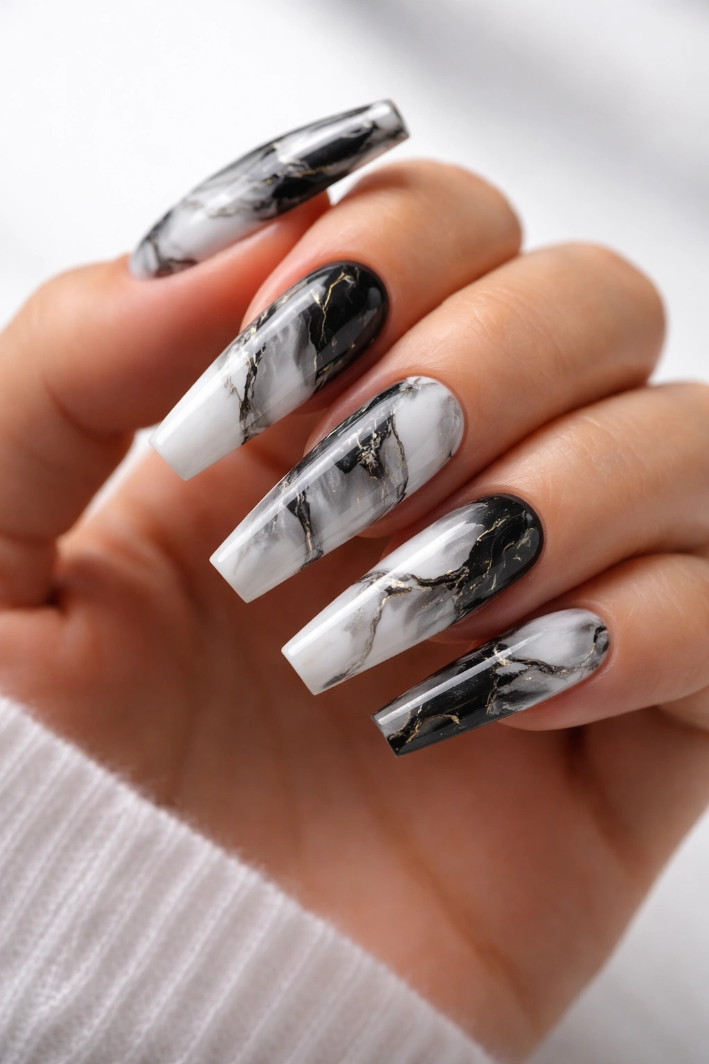 Marble effect coffin nails with veining
