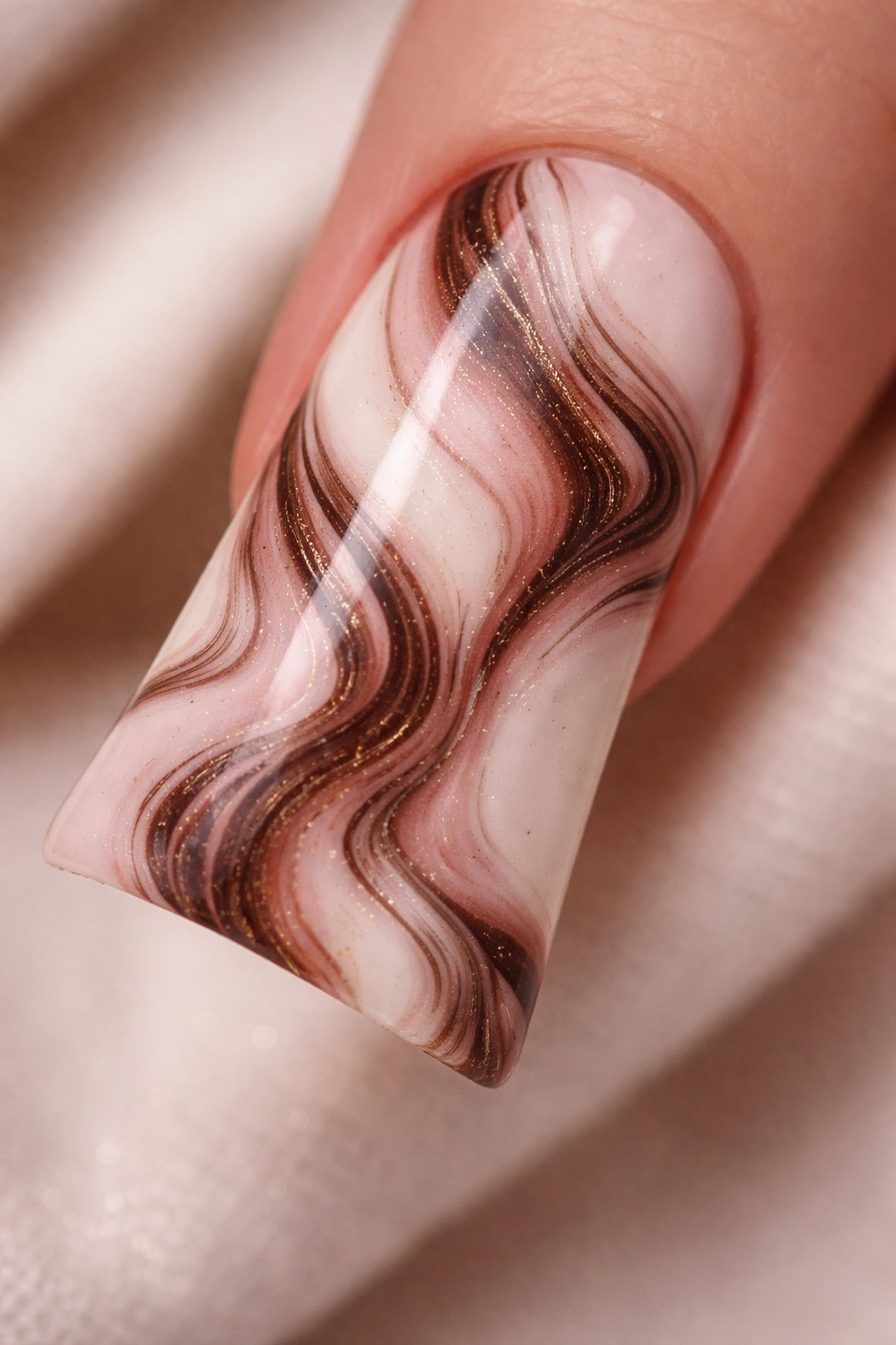Duck nail with white base and brown pink marble veins