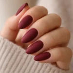 15 Short Burgundy Almond Nails to Recreate