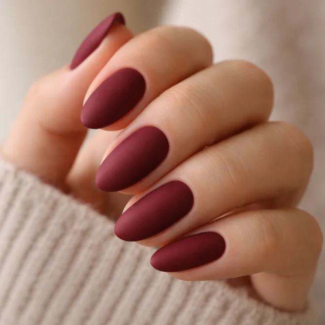 15 Short Burgundy Almond Nails to Recreate