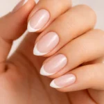 18 Minimalist Short Almond French Tip Nails for Every Occasion