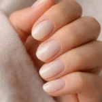 20 Natural-Looking Short Oval Overlay Nails