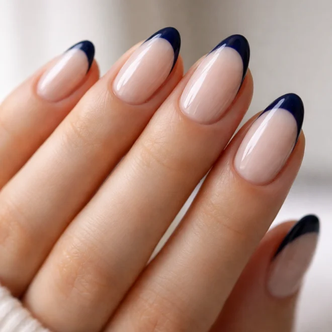 15 Short Navy Blue Almond Nails That Look Expensive