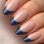 17 Short Navy Blue French Tip Almond Nails to Try