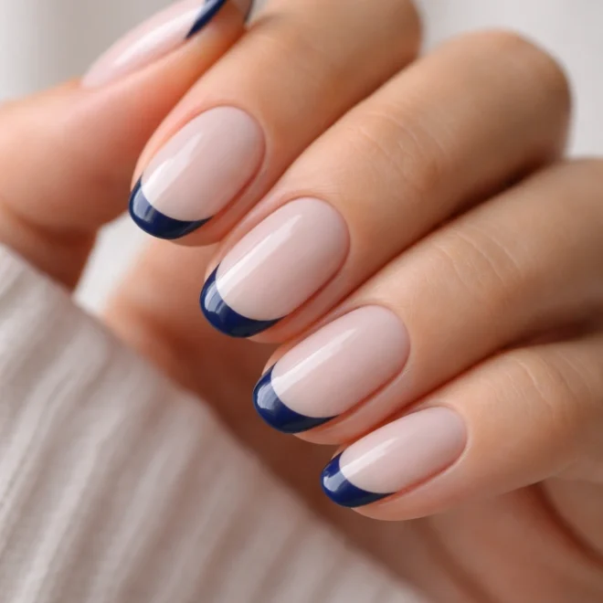 15 Blue Short Oval Nails for a Cool-Toned Look