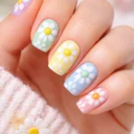 10 Daisy Nail Ideas That Look So Cute