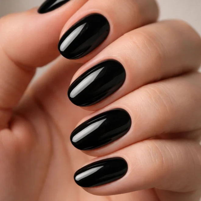 10 Solid Color Short Oval Nails for a Bold Set