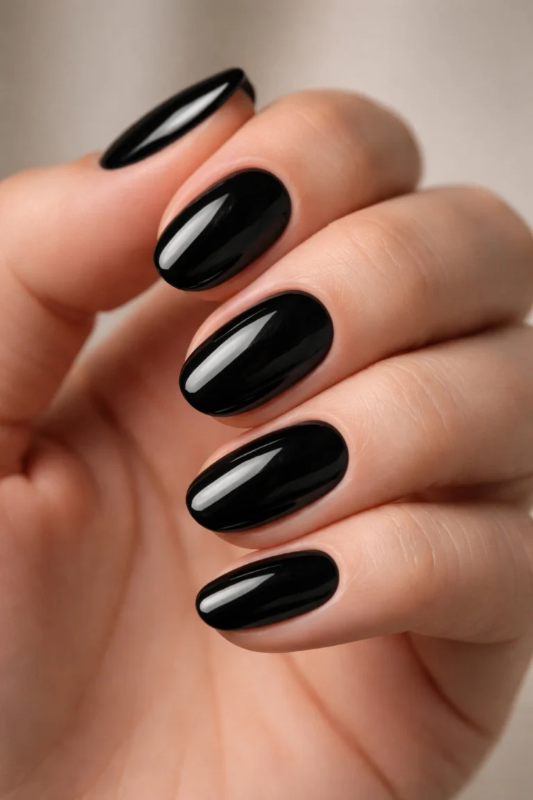 10 Solid Color Short Oval Nails for a Bold Set