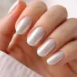15 Chrome Short Oval Nails That Shine