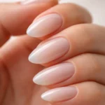 15 Short Off-White Almond Nails That Look Clean