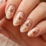 15 Short Retro Almond Nails Anyone Can Recreate