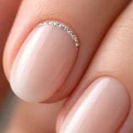 10 Short Oval Nails With Rhinestones That Shine