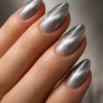 15 Short Silver Almond Nails That Look Expensive