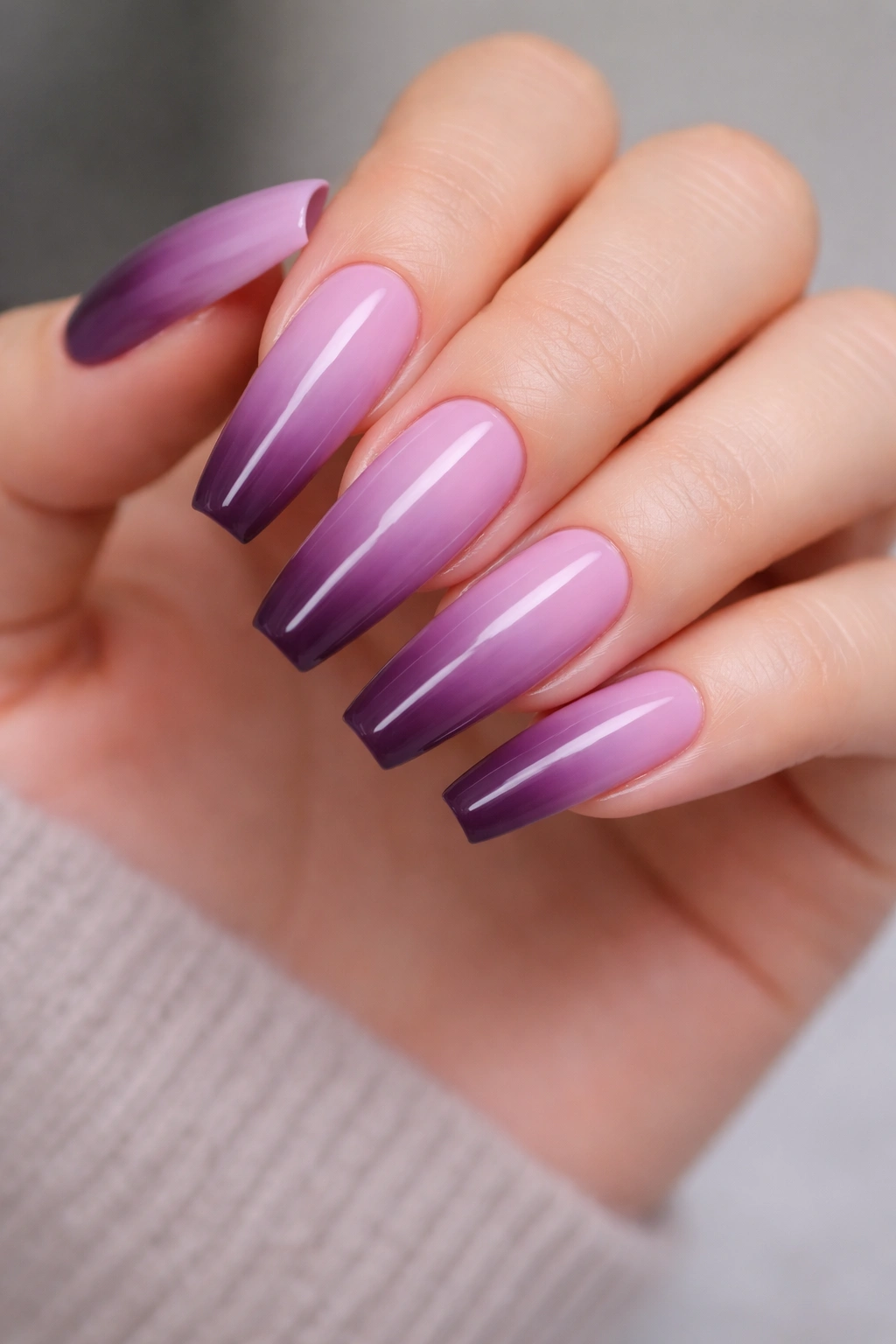 Lilac-to-Plum ombré coffin nails close-up with lilac to plum gradient