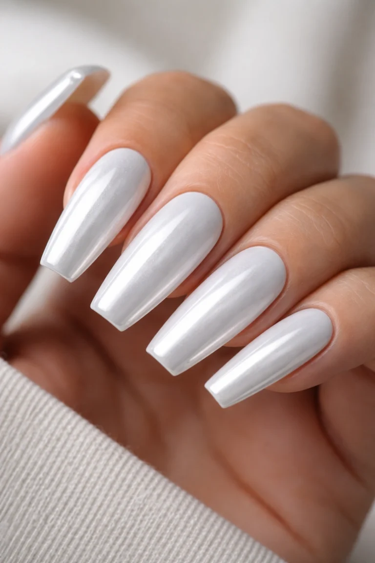 15 White Chrome Coffin Nails That Shine